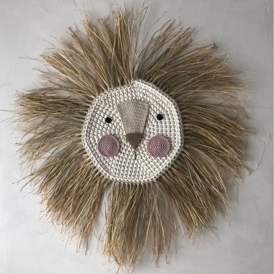 Ila Y Ela Leon Gigante Con Mofletes Rosa.jpg Ila Y Ela Leon Gigante Con Mofletes Rosa.jpg