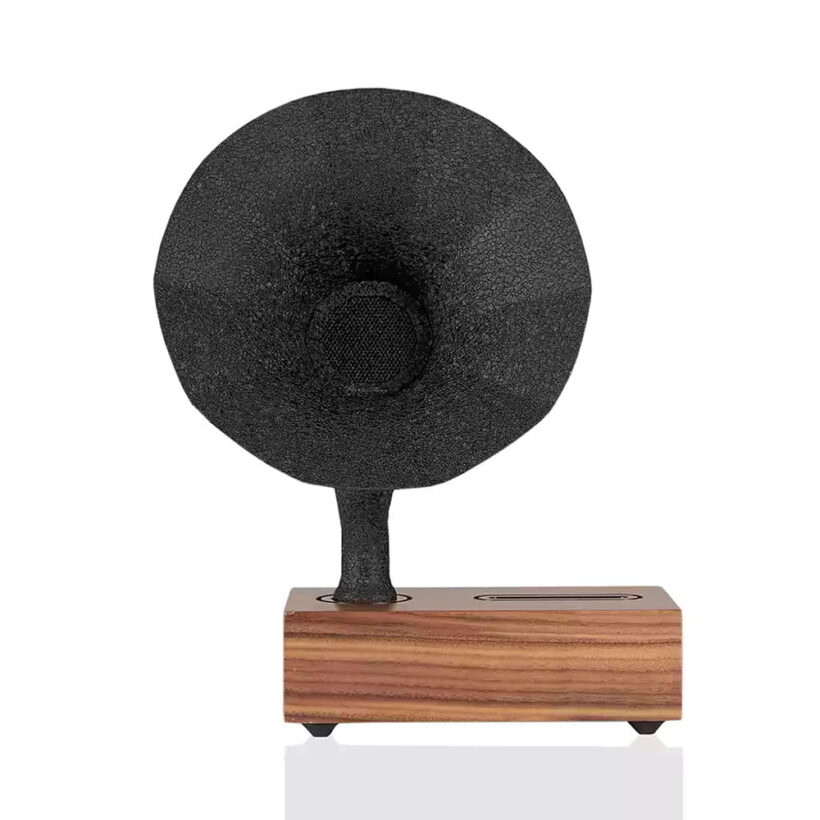 Walnut Front.jpg Walnut Front.jpg