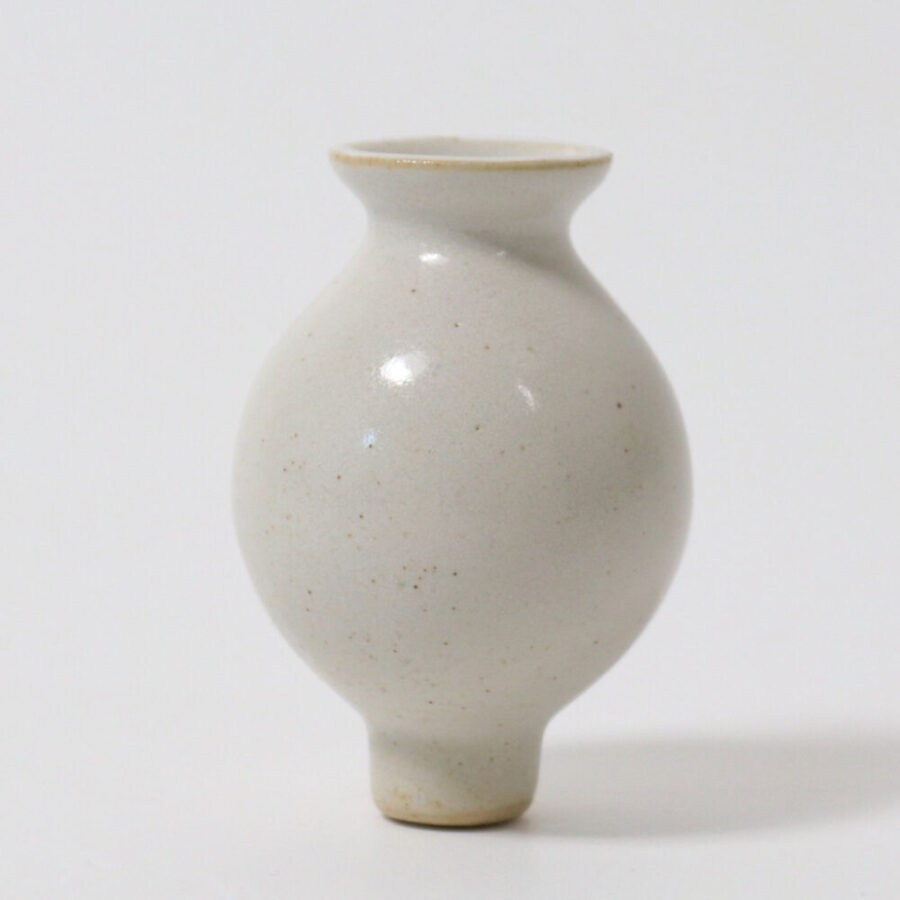 White Vase Grimms 1 E1709803562372.jpg