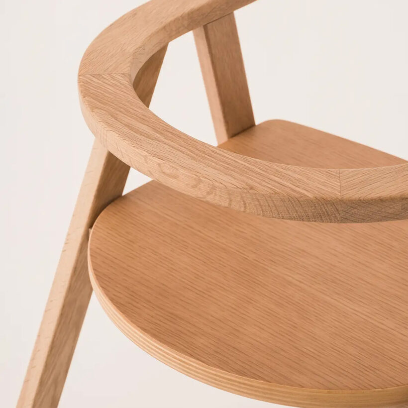 Growing Green Kid Chair Natural Oak Nobodinoz 4 8435574928733.jpg
