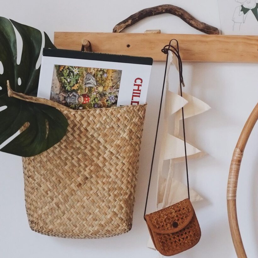 סל תלייה ספרים.jpg 2 Compressed.jpg