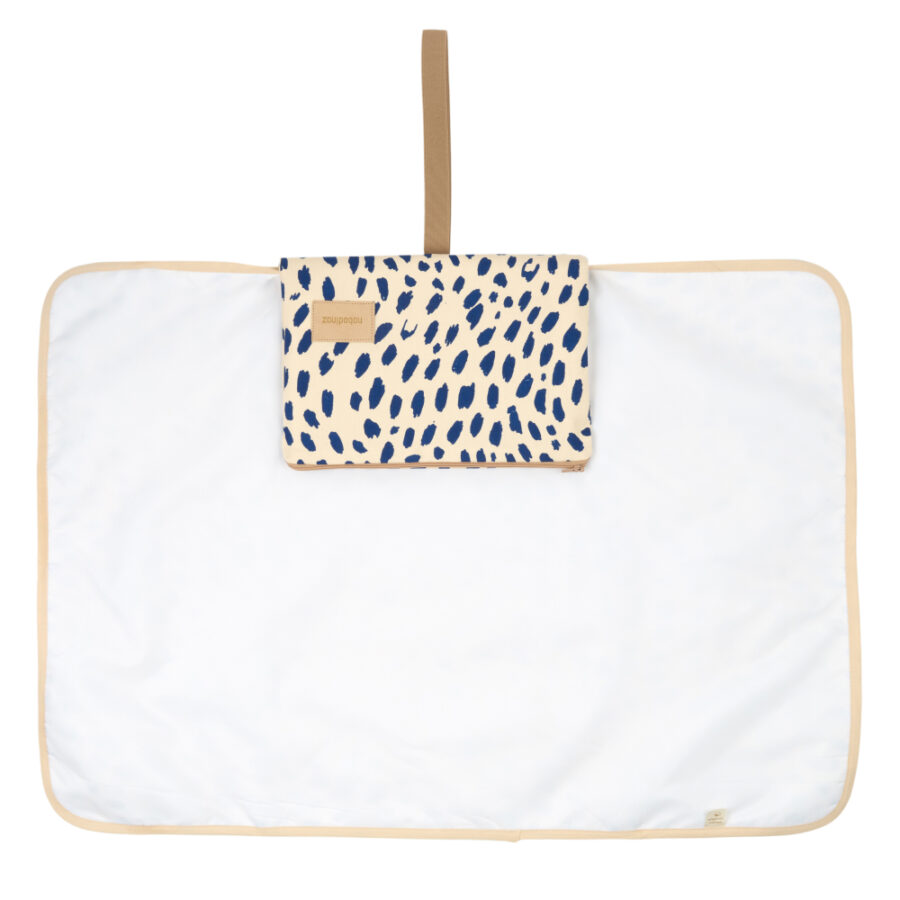 Hyde Park Waterproof Changing Pad Leonie Blue Nobodinoz 2 8435574937599 1.jpg Hyde Park Waterproof Changing Pad Leonie Blue Nobodinoz 2 8435574937599 1.jpg