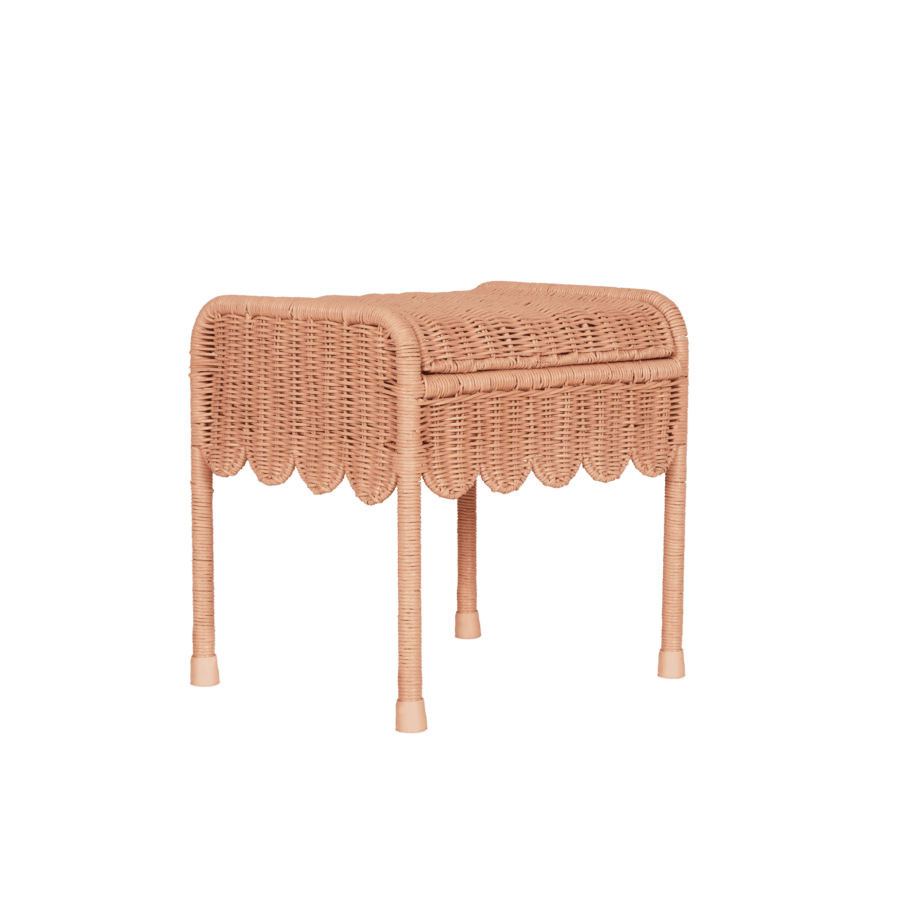 Petal Storie Stool Seashell Pink3.png