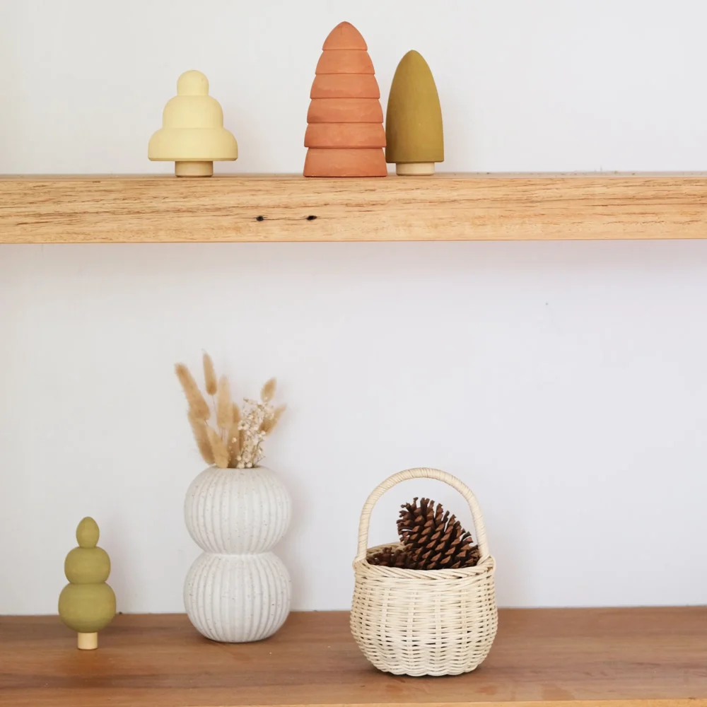 Oe Berry Basket Straw Lifestyle 03 2000x