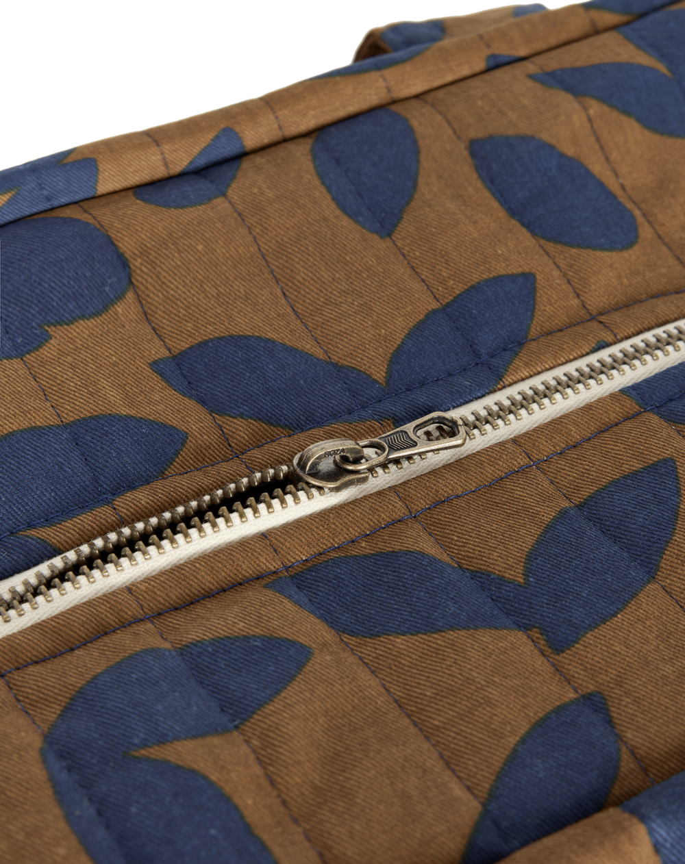 Hyde Park Waterproof Stroller Bag Blue Leaves Nobodinoz 4