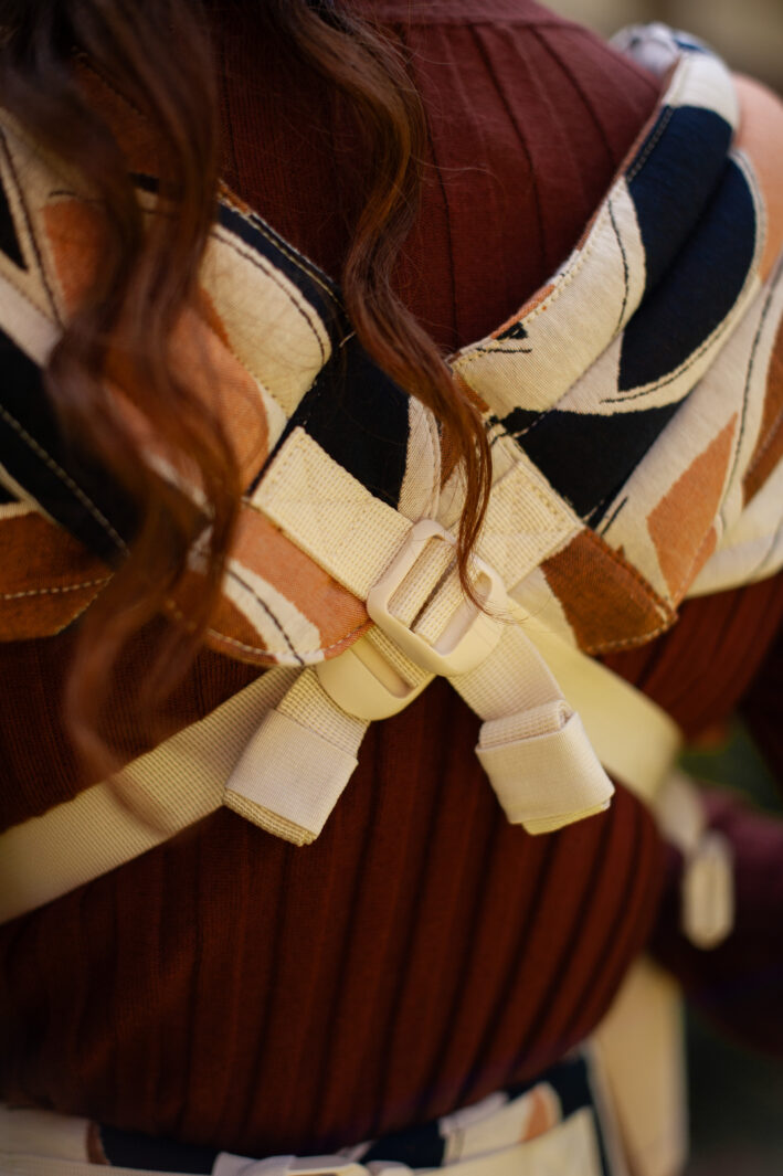 Mama Hangs Porte Bébé Carry&bloom Jacquard Earth 0853 Mama Hangs Porte Bébé Carry&bloom Jacquard Earth 0853