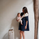 Mama Hangs Porte Bambin Carry & Walk Palm Ecru 0243 Mama Hangs Porte Bambin Carry & Walk Palm Ecru 0243