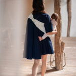 Mama Hangs Porte Bambin Carry & Walk Palm Ecru 0328 Mama Hangs Porte Bambin Carry & Walk Palm Ecru 0328