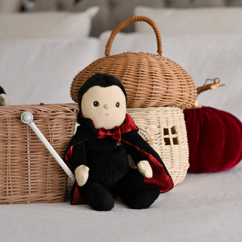 Dinky Dinkum Dreadful Duo Vicent Vampire Lifestyle 3