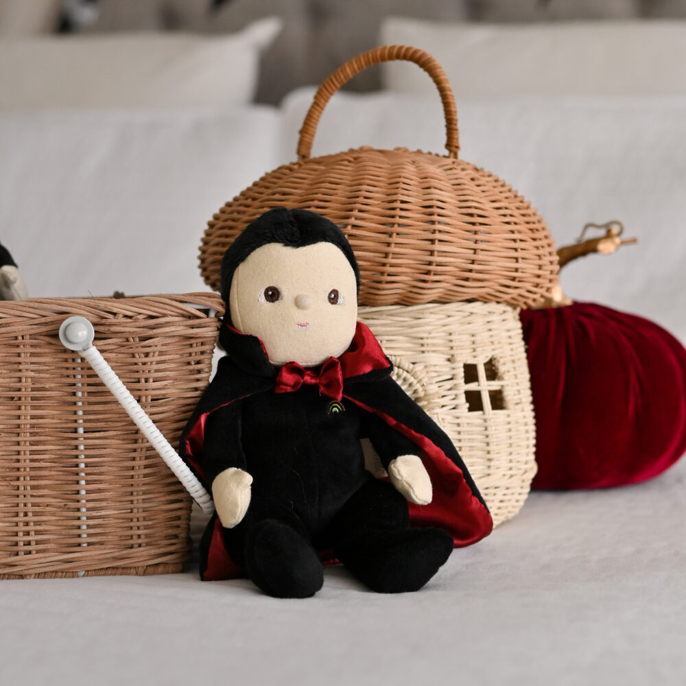 Dinky Dinkum Dreadful Duo Vicent Vampire Lifestyle 3