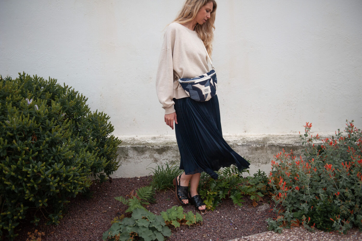 Mama Hangs Fannypack Bloom Bag Jacquard Indigo 3762