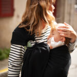 Mama Hangs Porte Bébé Physiologique Sling Noir 2