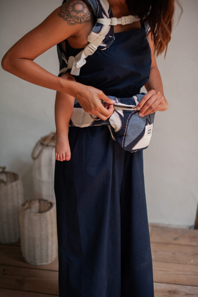 Mama Hangs Porte Bébé Carry&bloom Jacquard Indigo 1466