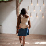 Mama Hangs Porte Bébé Carry&bloom Palm Ecru 0351 Mama Hangs Porte Bébé Carry&bloom Palm Ecru 0351