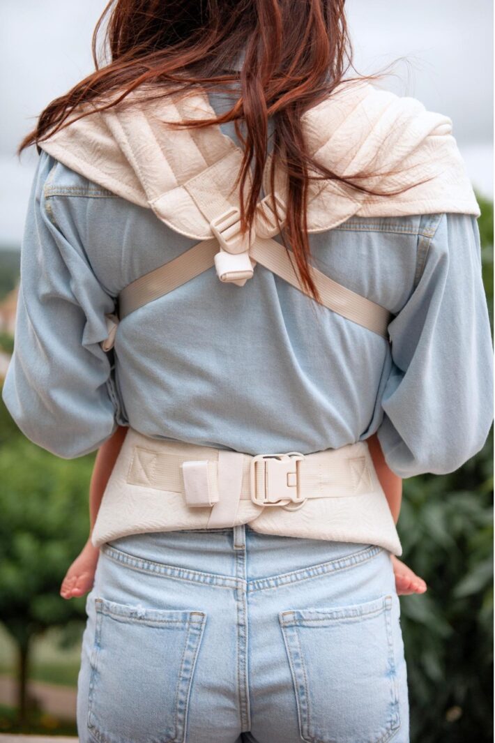 Mama Hangs Porte Bébé Ergonomique Carry&bloom Jacquard Palm Ecru 824 1236 1 Mama Hangs Porte Bébé Ergonomique Carry&bloom Jacquard Palm Ecru 824 1236 1