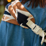 Mama Hangs Porte Bambin Carry & Walk Earth 1141 Mama Hangs Porte Bambin Carry & Walk Earth 1141