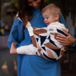 Mama Hangs Porte Bambin Carry & Walk Earth 1153 Mama Hangs Porte Bambin Carry & Walk Earth 1153