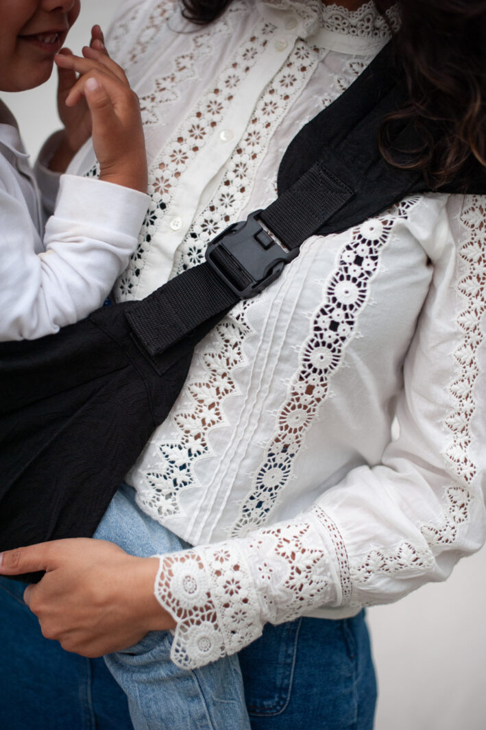 Mama Hangs Porte Bambin Carry & Walk Palm Noir 1963 Mama Hangs Porte Bambin Carry & Walk Palm Noir 1963