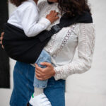 Mama Hangs Porte Bambin Carry & Walk Palm Noir 1970 Mama Hangs Porte Bambin Carry & Walk Palm Noir 1970